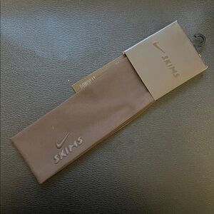 SKIMS NIKE HEADBAND